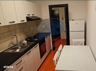 Apartament 2 camere,semidecomandat,zona Romanilor