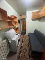 Apartament cu 3 camere, curte proprie, zona Torontalului