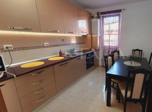 De vanzare apartament 2 camere zona Restaurant Regal