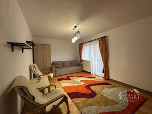 Vanzare apartament cu 2 camere, decomandat, etaj intermediar, zona Intre Lacuri!