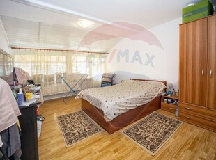 Apartament 4 camere vanzare in bloc mixt Prahova, Busteni, Central