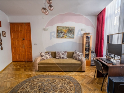 Apartament 2 camere vanzare in casă vilă Bucuresti, P-Ta Sfintii Voievozi
