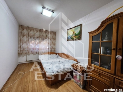 Apartament cu 3 camere, parter, zona Dacia