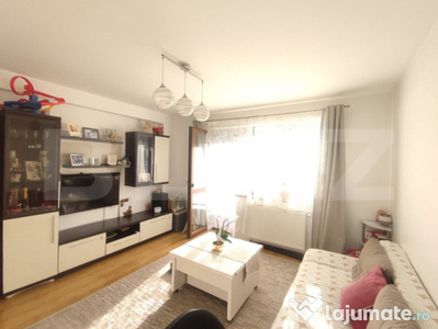 Apartament, 3 camere , etaj 2/4, decomandat, boxa si loc de