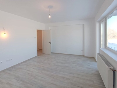 Apartament 3 camere Brasov Vanzare apartament nou 3 camere zona Tractorul V