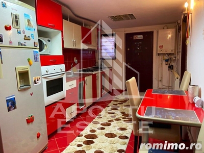 Apartament la casa central, 2 camere, curte comuna