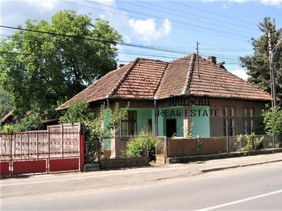 Casa si teren in Criscior , judet Hd