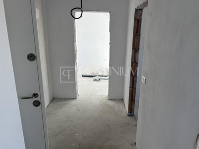 P4121 Apartament doua camere,DECOMANDAT,ETAJ 3,GIROC,LOC PARCARE,BALCON