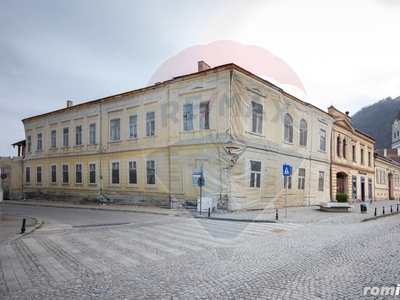 Proprietate Istorică Unică în Râșnov: Fosta Școală Gimnazială