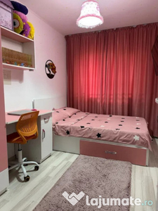 Apartament 3 camere = 50mp zona SPITALULUI -- etaj 3