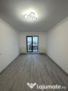 Apartament 3 camere de vanzare