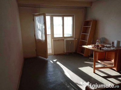 Apartament 3 camere str Bababadg etajul 4 zona ITM