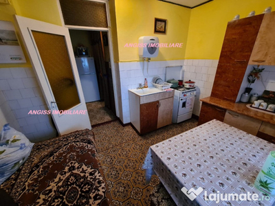 Apartament 3 camere str. MIRCEA VODA etajul 4