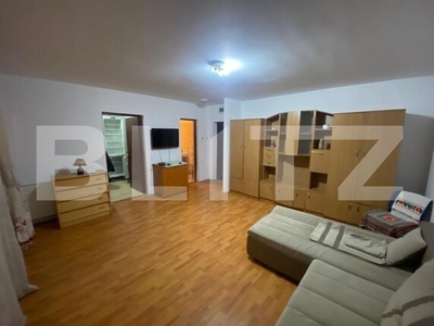 Apartament cu 1 camera, decomandat, cu balcon si parcare 37mp, zona Petrom