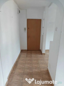 Apartament cu 2 camere semidecomandate Zona Burdujeni