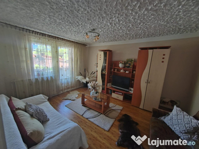 Apartament cu 3 camere în Sovata cartierul Florilor