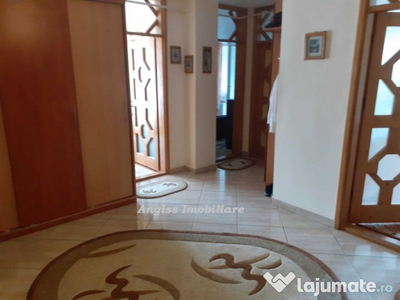 Apartament cu 3 camere piata noua etajul 4 din 4