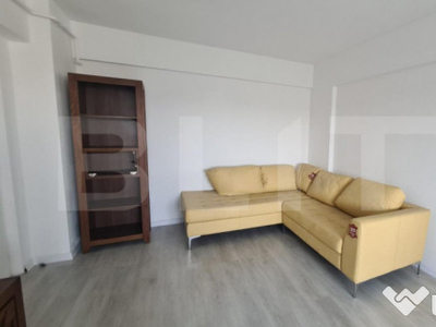 Apartament de 3 camere, 65mp, decomandat, loc de parcare, Re