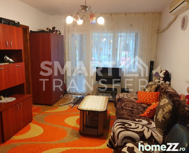 Apartament de 3 camere decomandat