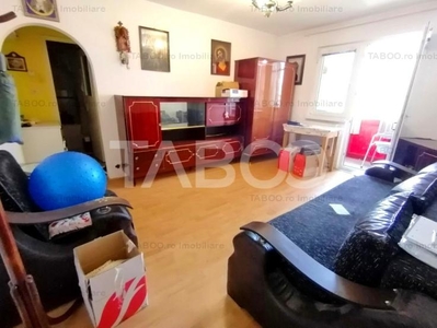 Apartament de vanzare semidecomandat pivnita balcon Vasile Aaron Sibiu