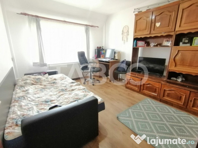 Apartament decomandat de vanzare 2 camere cu pod zona Terezi