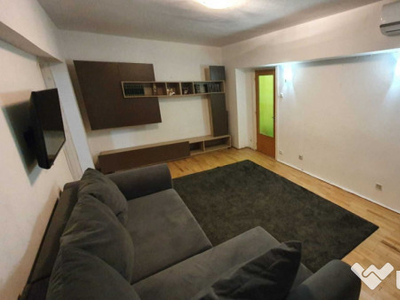 OPORTUNITATE APARTAMENT 3 CAMERE ZONA TEI STEFAN CEL MARE