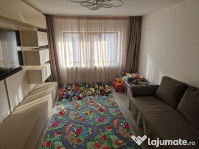 Vand apartament 4 camere Km 5