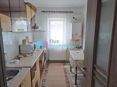 Apartament cu 3 camere in Burdujeni zona Moldova