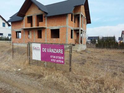 De Vanzare Casa Duplex Lisaura , Jud. Suceava