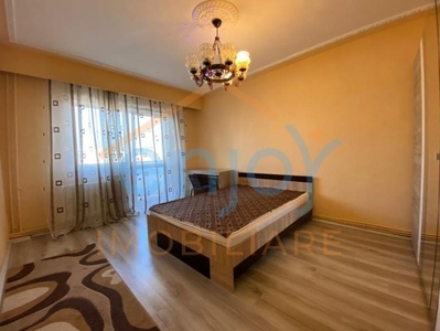 Apartament cu 3 camere, 67mp, Strada Primaverii