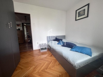 Apartament cu 3 camere decomandate + balcon | zona Primaverii, cartier Manastur