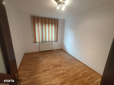 Apartament 3camere cu centrala separare apa Craiovita parter/4