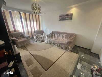 Apartament cu 3 camere de vânzare în zona Darmanesti