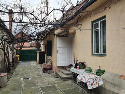 Casa de vanzare cu 2.350 mp teren in Sibiu