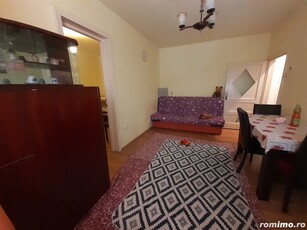 Apartament 2 camere. Aproape de Scoala Gimnaziala nr 2. Mobilat si utilat.