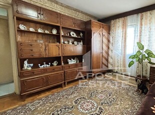 Apartament 2 camere, centrala proprie, etaj 3, Simion Barnutiu