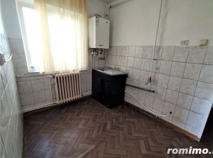 Apartament 2 camere circuit cu balcon zona zamfirescu