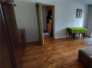 Apartament 2 camere , Podgoria , etaj 1, Arad