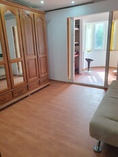 Apartament- 3 cam, decomandat, Fratii Golesti, et.3 7-99.999 euro