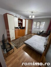 Apartament 3 camere, 60 mp, decomandat, zona liceului Vasile Lovinescu