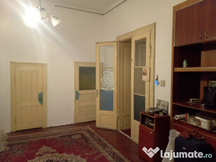 Apartament 3 camere 69 mp+pivnita si parcare-Ultracentral...