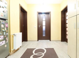 Apartament 3 camere de vânzare