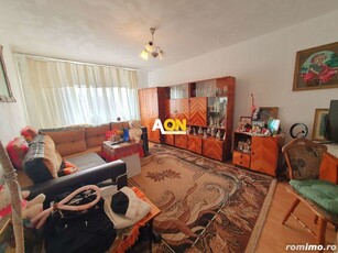 Apartament 3 camere, decomandat, 2 bai, zona Kaufland