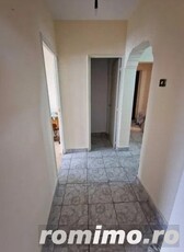 Apartament 3 camere, decomandat, 69 mp, zona Trivale