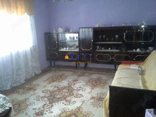 Apartament 3 camere decomandat zona pietei