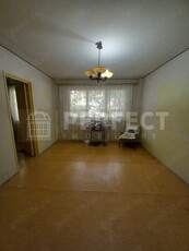 Apartament 3 camere, et 1 4, Vest - Arhip Nicolae - 49000 euro