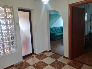 Apartament 4 camere lângă metrou Aparatorii Patriei,