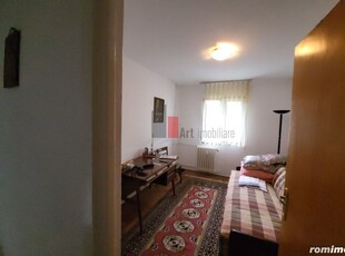 Apartament 4 camere Titan