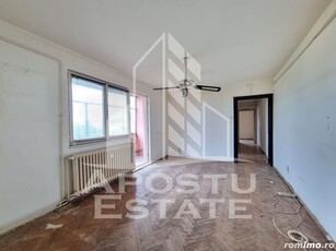 Apartament 4 camere,2 bai si boxa, zona Dacia