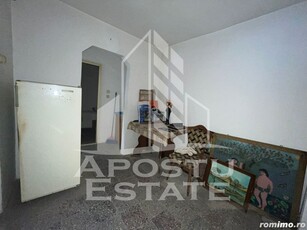 Apartament cu 2 camere, decomandat situat in zona Soarelui